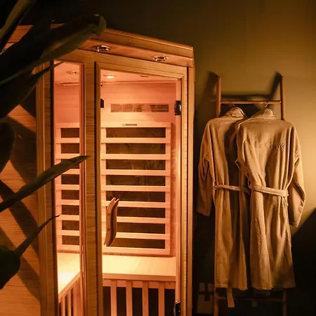 La Canopee, Jungle De Luxe - Jacuzzi Sauna * Homecourt