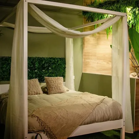 La Canopee, Jungle De Luxe - Jacuzzi Sauna * Homecourt