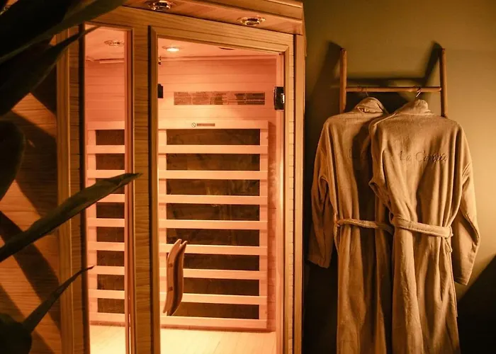 La Canopee, Jungle De Luxe - Jacuzzi Sauna * Homecourt