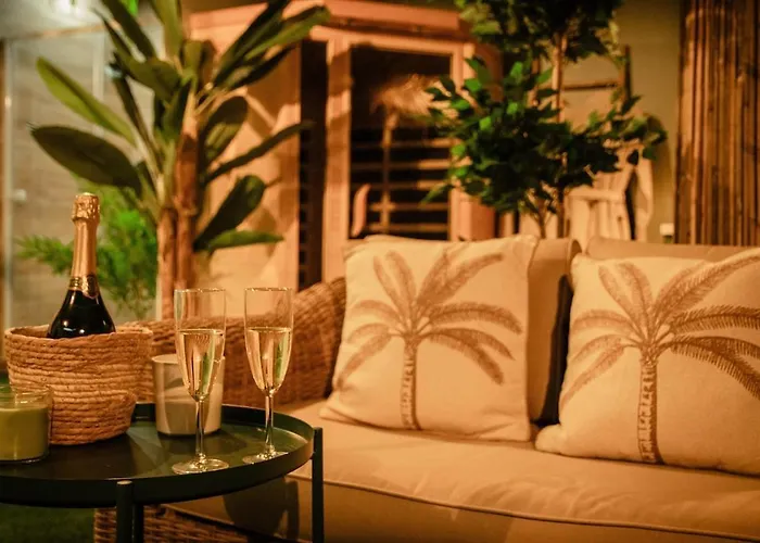 Апартаменты La Canopee, Jungle De Luxe - Jacuzzi Sauna *