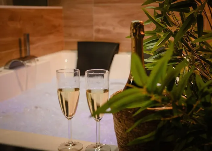 Апартаменты La Canopee, Jungle De Luxe - Jacuzzi Sauna *